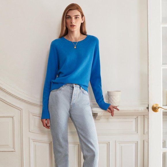 White + Warren Sweaters - NWT WHITE + WARREN Essential Cashmere Crewneck Sweatshirt In Blue Daisy Medium